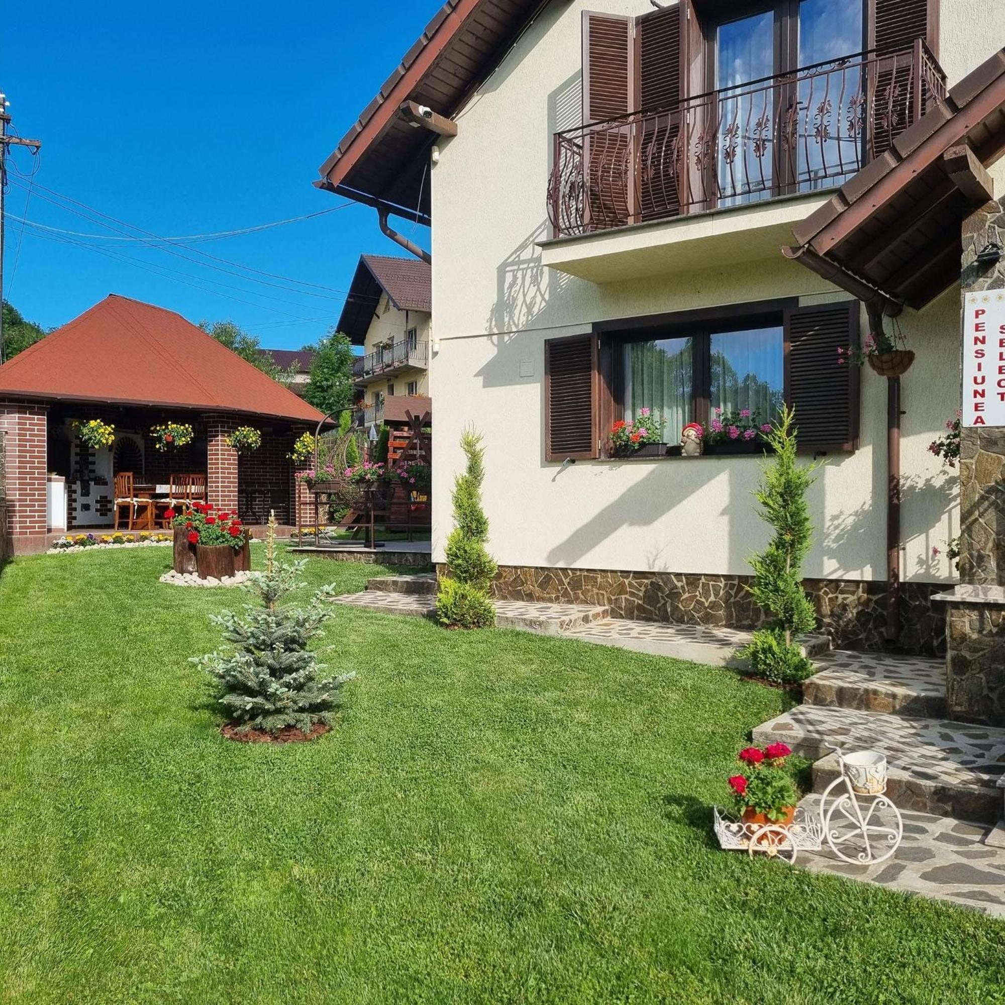 Pensiunea Select Curtea de Argeş Екстериор снимка